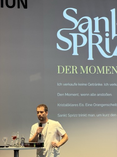 Pressefoto: Johannes Schubert beim Finalpitch des Biofach Start-up Award 2026